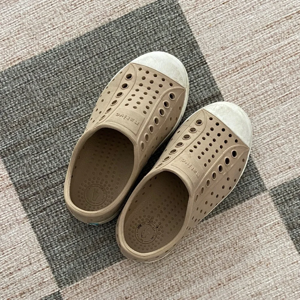 Native Kids Beige Jefferson Water Shoes - Picture 1 of 2